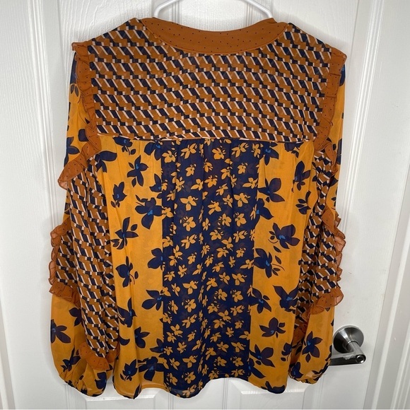 Cabi Golden Eye Harmony Flower Riot Print Blouse Art to Wear Oversized XS - Picture 4 of 14